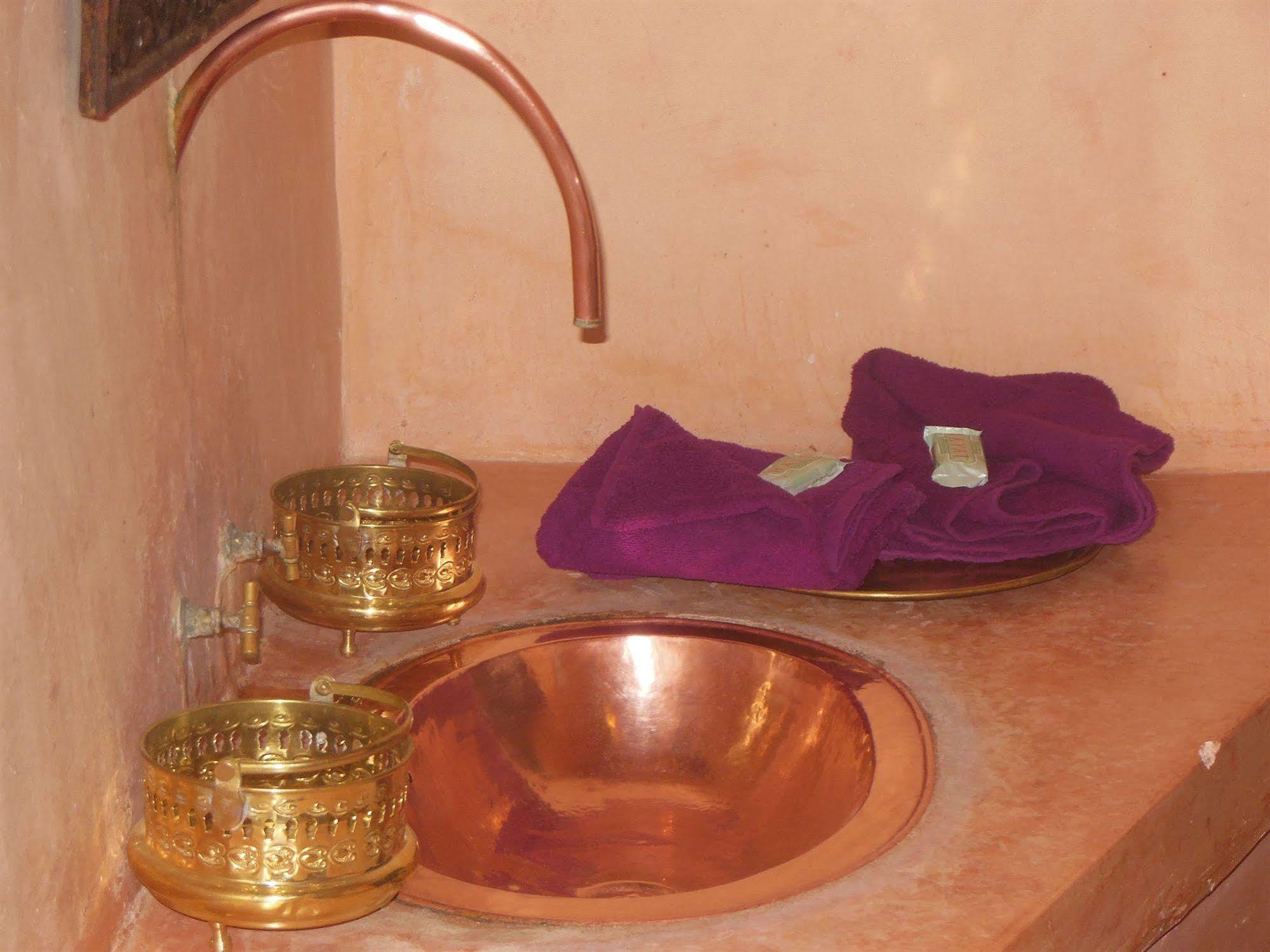 Kasbah Du Peintre Bed & Breakfast Аит Бен Хаду Екстериор снимка